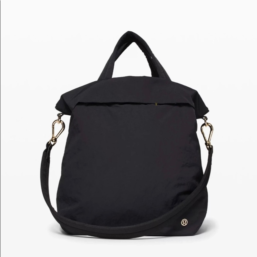 Lululemon On My Level bag